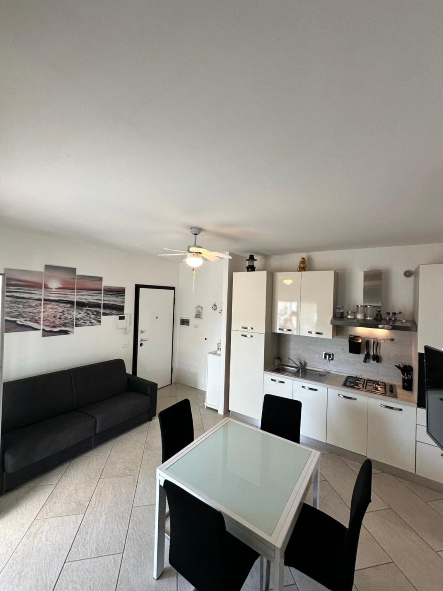 Un Passo Dal Mare Apartment Nettuno Bagian luar foto